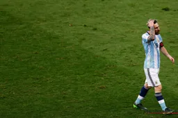 Messi schrikt ploegmaats bij Argentinië op na akelig voorval tijdens vliegreis