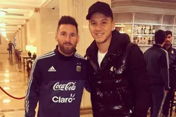 Zie jij de pijnlijke blunder die Messi op deze foto begaat?