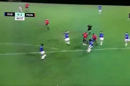 En plots doet Lingard (Man Utd) dit... (Video)