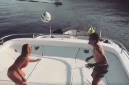 Dit doet Real-speler op vakantie met zijn WAG (Video)