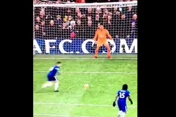 Heerlijk: Hazard mag penalty nemen en doet dan dit... (Video)