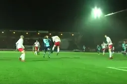 'Sterkste voetballer ooit' pakt uit met dit heerlijke doelpunt (Video)