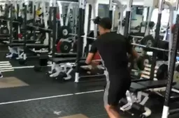 Denis Odoi amuseert zich rot in de fitness van Fulham (Video)