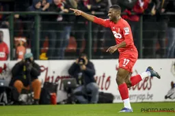 Obbi Oulare knalt Standard langs Antwerp