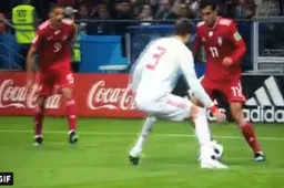 Pique wordt compleet belachelijk gemaakt na schitterende actie (Video)