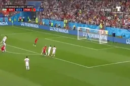 VAR zorgt voor penalty Portugal en Ronaldo doet dan dit (Video)