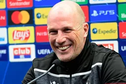 Stralende Philippe Clement tekent belangrijkste contract uit zijn leven