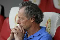 Preud'homme wijst naar Standard-fans na zege tegen Gent