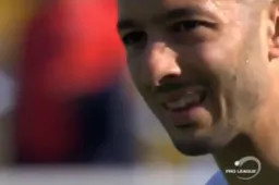 Neymar pikte idee vrije trap van... Sofiane Hanni (video)