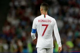 Voorpaginanieuws: 'Ronaldo onderhandelt over ophefmakende transfer'