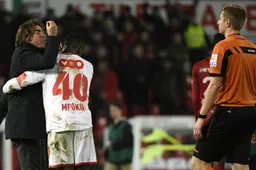 Ref Visser krijgt de volle laag van Sa Pinto: "Uiterst onrechtvaardig"