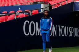 Premier League-spits maakt zich hopeloos belachelijk met deze actie