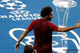 Iedereen spreekt al over Ronaldo-Salah voor de aftrap door deze blik (Foto)