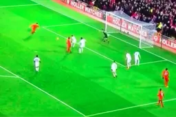 Toptalent kroont zich tot jongste doelpuntenmaker ooit bij Liverpool (Video)