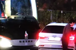 Speler van Anderlecht rijdt spelersbus van FC Köln aan