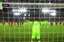 Mignolet redt schitterend de penalty van Diego Costa (Video)