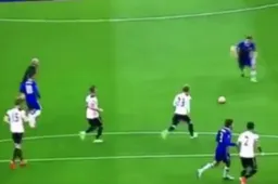 Niet te geloven! Nemanja Matic scoort wereldgoal tegen Tottenham (Video)