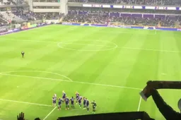 Anderlecht-fans dagen Club keihard uit: 'Kampioen in Brugge!" (Video)