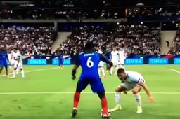Pogba maakt einde aan carrière van Cahill (Video)