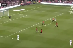 Dennis Praet doet dit tegen Man United (Video)