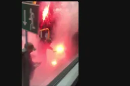 Charleroi-fans zetten vlak voor Standard alles in brand (Video)