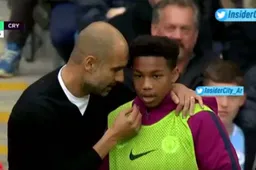 Ongezien: Guardiola geeft instructies aan ballenjongen (Video)