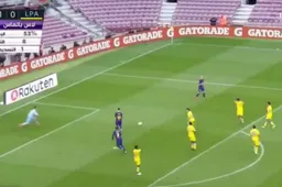 Messi begint te zaalvoetballen in leeg Camp Nou (Video)