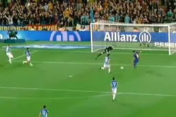 Begrijp jij hoe Luis Suarez deze kans kon missen? (Video)