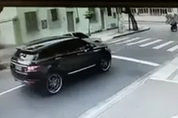 Bekende voetballer wordt slachtoffer van carjacking: Dit zijn de hallucinante beelden