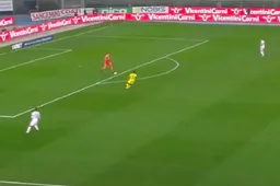 Maakte AC Milan hier hét doelpunt van het jaar? (Video)