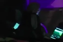 Kijk wat Zidane vlak na verlies in Girona op zijn gsm aan het doen was