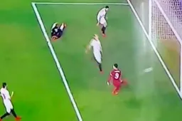 Firmino maakt 'No Look-goal', maar dat breekt hem zuur op (Video)