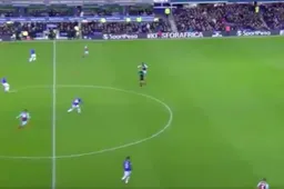 Rooney maakt hattrick, inclusief wereldgoal vanop eigen helft (Video)