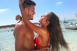 Bloedmooie WAG van gewezen Gent-speler deelt pikante foto's in bikini