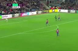 Defoe maakt fenomenaal 'van Basten-doelpunt' (Video)