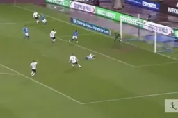 Castagne scoort knap doelpunt en brengt Mertens in de problemen (Video)