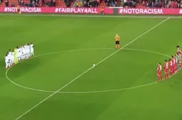 Standard maakt vlak voor wedstrijd serieus statement tegen racisme (Video)