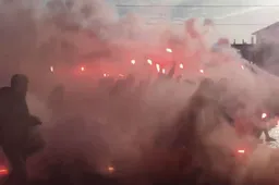 Antwerp-fans zetten de buurt nu al volledig op stelten (Video)