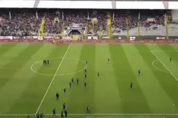 Zo ontvangen Antwerp-fans de spelers van Club (Video)