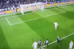 Een geest? Kijk wat er gebeurt bij strafschop van Ronaldo (Video)