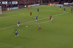 Zo scoorde Messi zijn eerste ooit tegen Chelsea (Video)