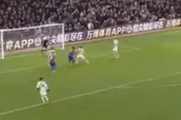 De Gea houdt met mirakelredding Benteke van een knap doelpunt (Video)