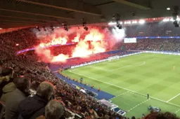 PSG-fans steken eigen stadion in brand