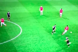 Niemand kan geloven wat Pogba hier deed tijdens match van Man Utd (Video)