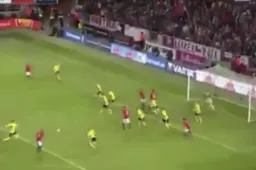 Arturo Vidal maakt spectaculair en atletisch doelpunt tegen Zweden (Video)