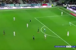 En plots doet De Gea dit bij Spanje (Video)