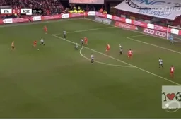 Met deze heerlijke goal opent Edmilson de score in play-off 1 (Video)