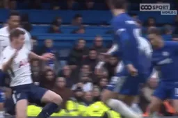 En dan doet Vertonghen plots dit bij Eden Hazard (Video)