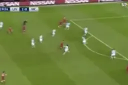 2-0! Oxlade-Chamberlain knalt dwars door de geluidsmuur (Video)