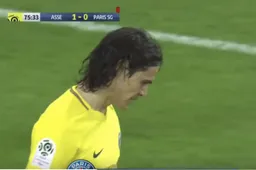 ONGELOOFLIJK! Hoe kan Cavani deze missen? (Video)